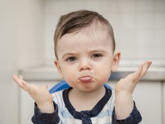 周公解梦梦见梦见小男孩是什么意思