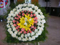 周公解梦梦见花圈是什么意思