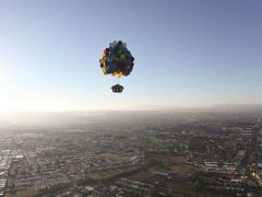 周公解梦梦见自己飞是什么意思