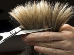 周公解梦梦见给别人剪头发是什么意思