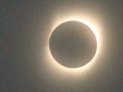 周公解梦梦见月全食是什么意思