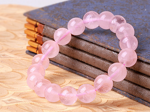 粉水晶的功效和作用 粉晶的佩戴禁忌