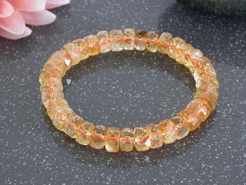 黄水晶的功效和作用黄水晶佩戴禁忌黄水晶手链戴哪只手 起名网