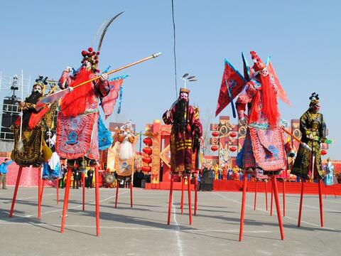 【物品类】周公解梦梦见踩高跷·跑步是什么意思