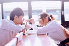 1989年属蛇和1985年属牛的婚姻配对