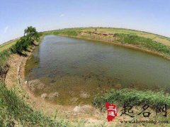 祖坟前有小水沟好不好