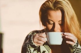 女人40岁后眉中有竖纹好不好，女人眉中有竖纹预示什么