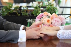 2022属蛇犯太岁离婚了怎么化解，属蛇人虎年如何化解婚姻危机