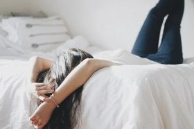 1989年属蛇男女2022年可以结婚吗  33岁属蛇人虎年结婚要注意什么