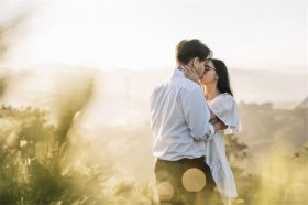 属鸡的今年该不该离婚，如何化解婚姻危机