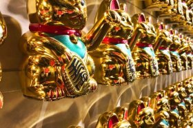 招财猫底下要放钱吗，招财猫的摆放禁忌是什么